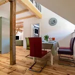 Mit Dachterrasse