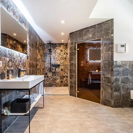 Appartement Mit Dachterrasse *